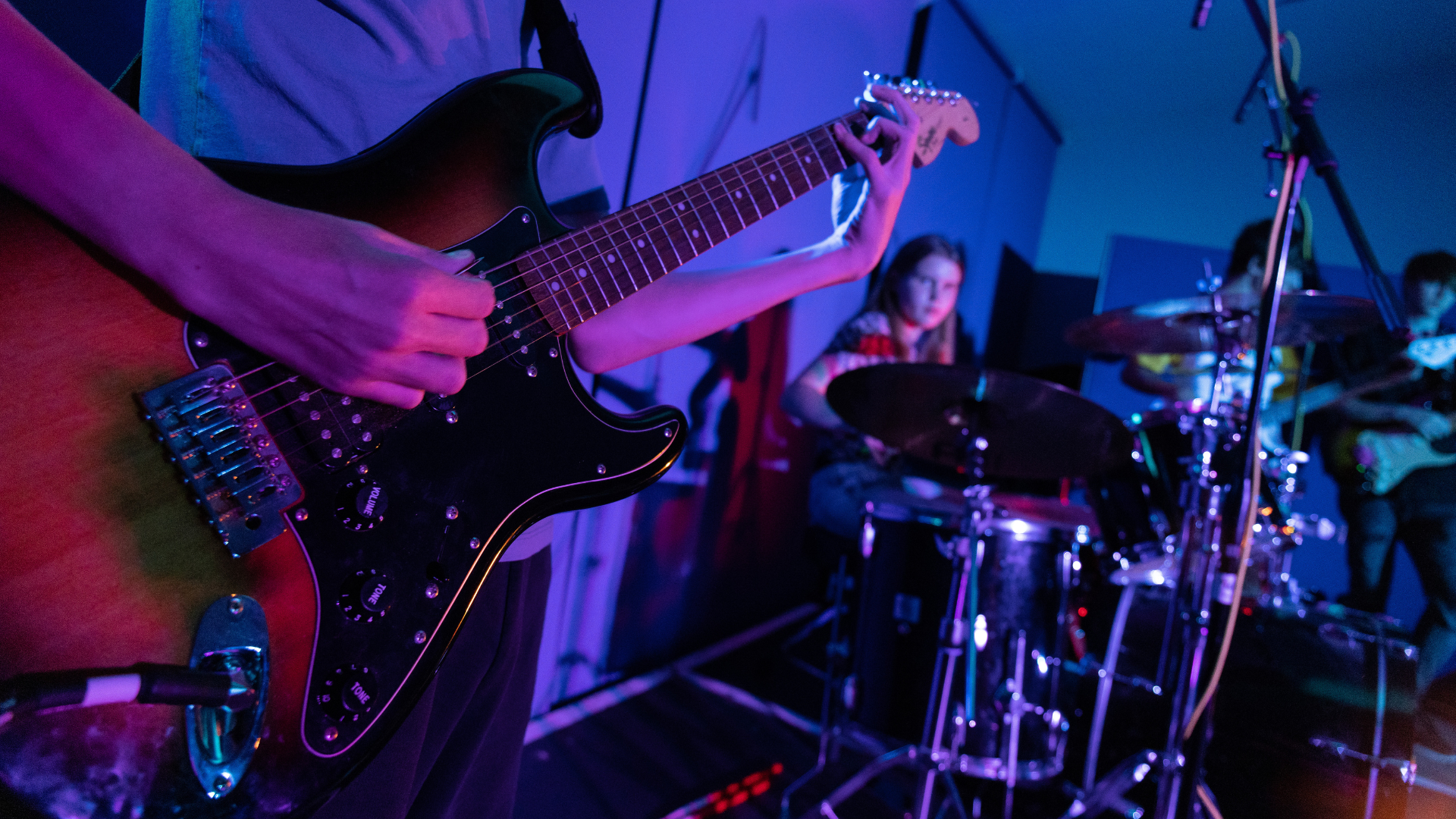 Students take the stage at The Troubadour in LA