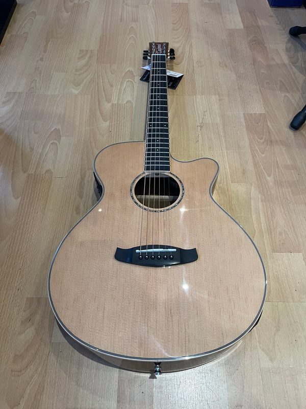 Beautiful Gloss Finish Spruce Electro-Acoustic Guitar