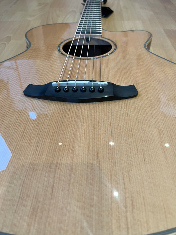 Beautiful Gloss Finish Spruce Electro-Acoustic Guitar