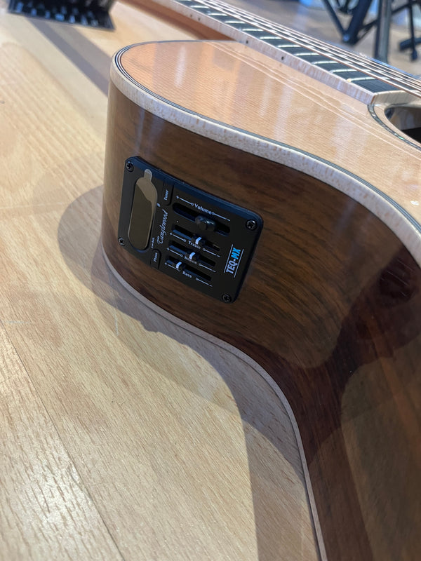 Beautiful Gloss Finish Spruce Electro-Acoustic Guitar